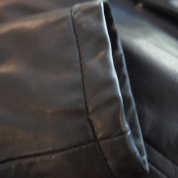 IZOD GENUIN LEATHER JACKET - Picture 7 of 8